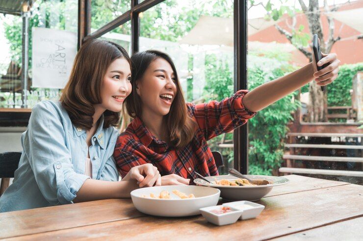 Bingung menghabiskan waktu menunggu berbuka puasa? Ini ide kegiatan seru saat ngabuburit yang bisa kamu coba!