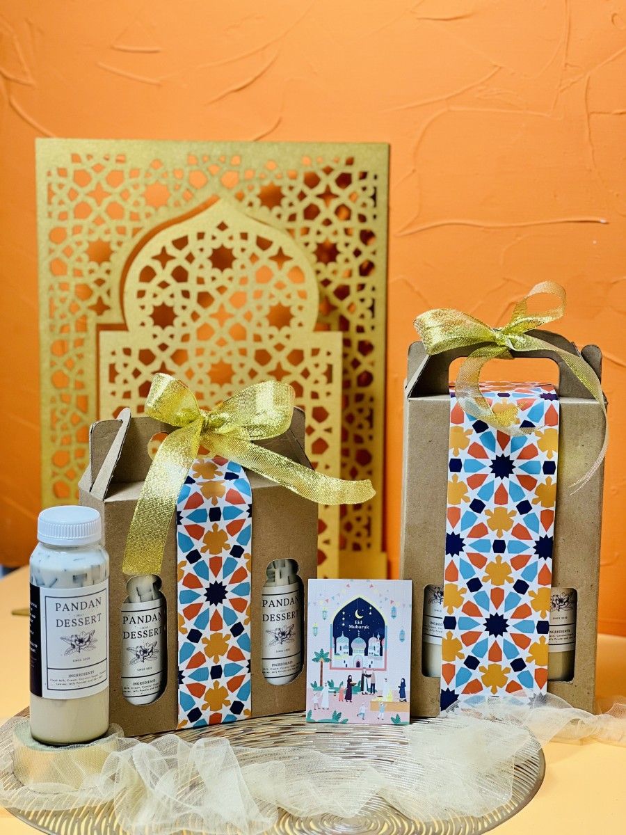 Mulai dari hampers lebaran 200 ribuan hingga baju lebaran Vira Tandia. Ini berita terpopuler fashion dan beauty.
