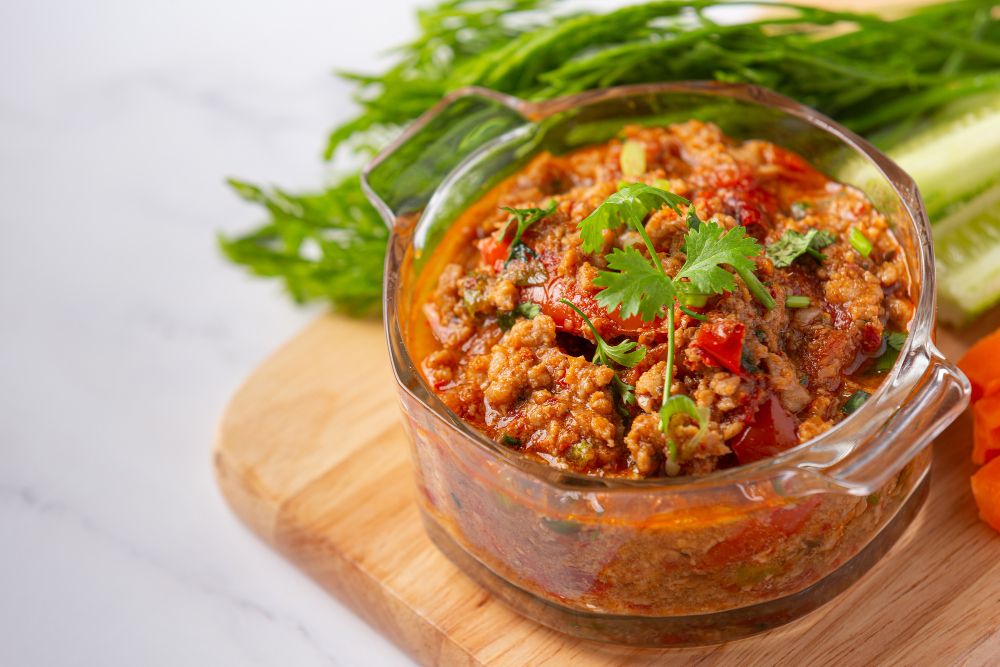 Kawan Puan mulai bingung menentukan menu sahur? Yuk coba buat sambal bawang teri asin. Begini resepnya.