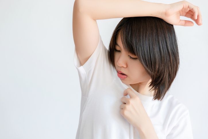 Ternyata makanan juga bisa jadi salah satu penyebab bau badan, berikut adalah tiga di antaranya yang bisa Kawan Puan catat.