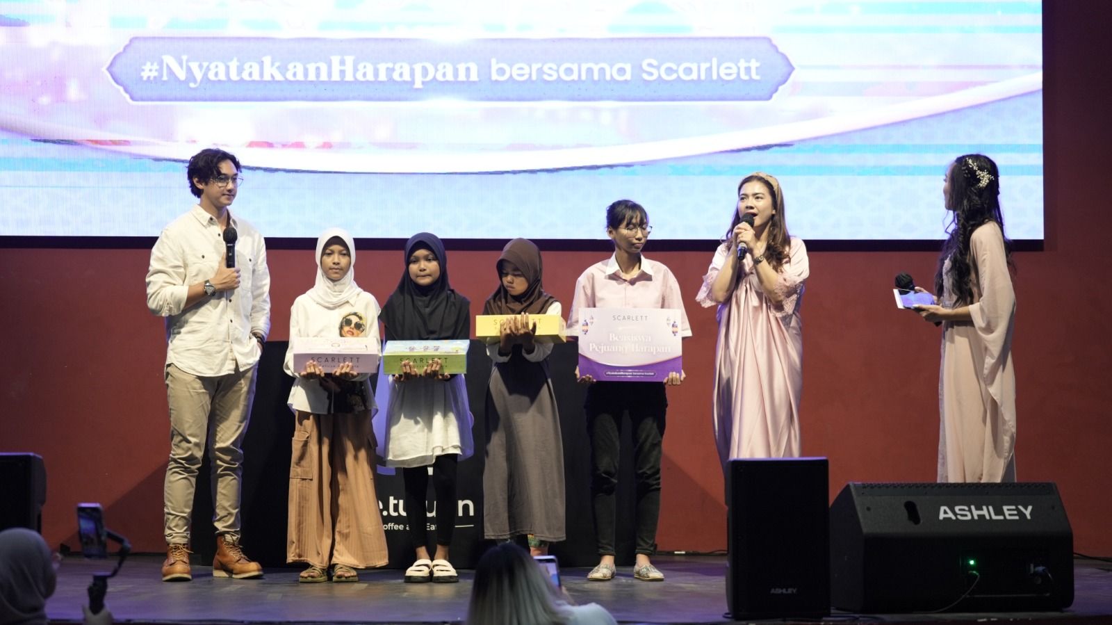 Di momen Ramadan dan Idulfitri 2024, Scarlett  rilis hampers lebaran dan lakukan rangkaian kegiatan filantropis melalui kampanye #NyatakanHarapan.