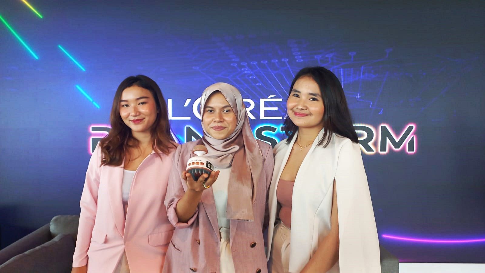 Tiga mahasiswi ITB pemenang L'Oreal Brandstorm 2024 cetuskan ide inovatif membuat device canggih untuk atasi masalah rambut rontok.