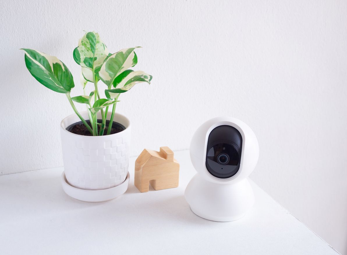 Agar rumah lebih aman ditinggal mudik lebaran, jangan lupa pasang CCTV 360. Ini rekomendasi produknya.