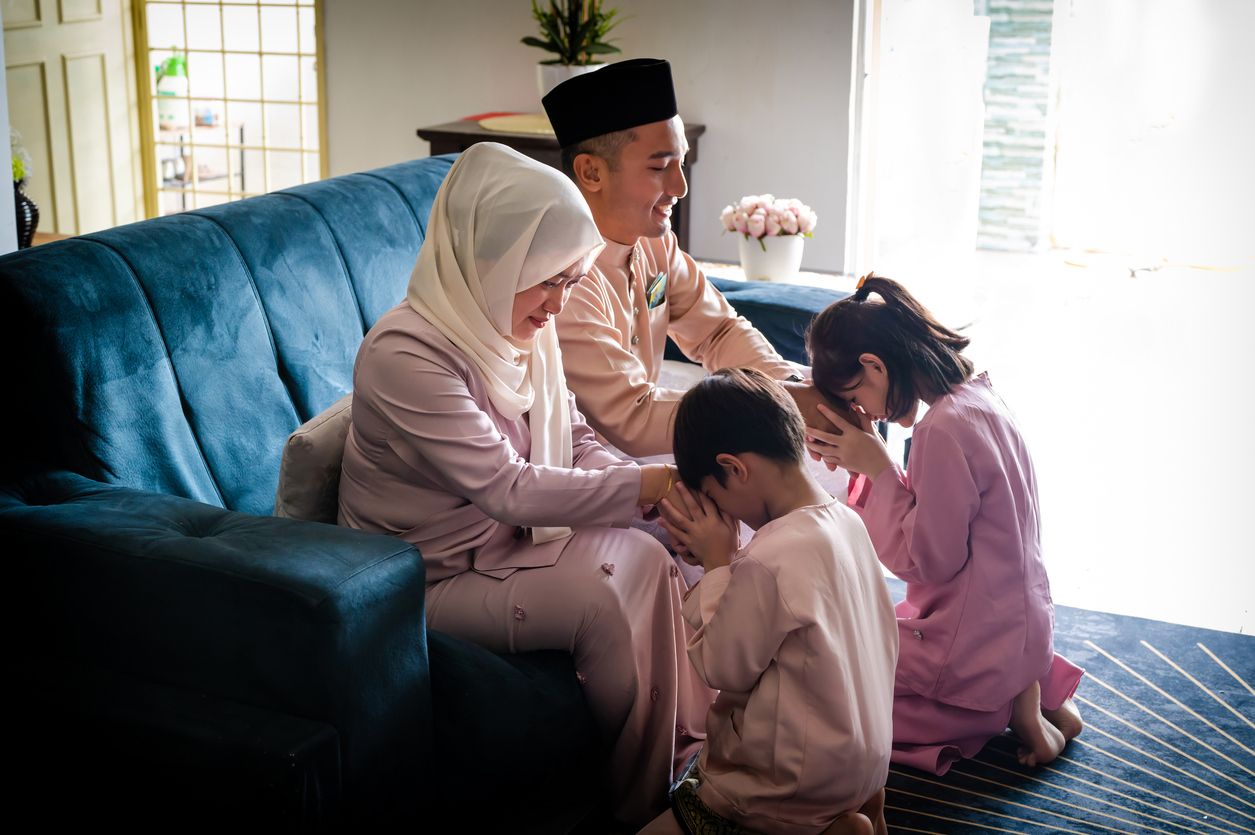 Berikut in 5 manfaat berkumpul bersama keluarga di momen Idulfitri bagi kesehatan mental, salah satunya mengurangi risiko depresi.