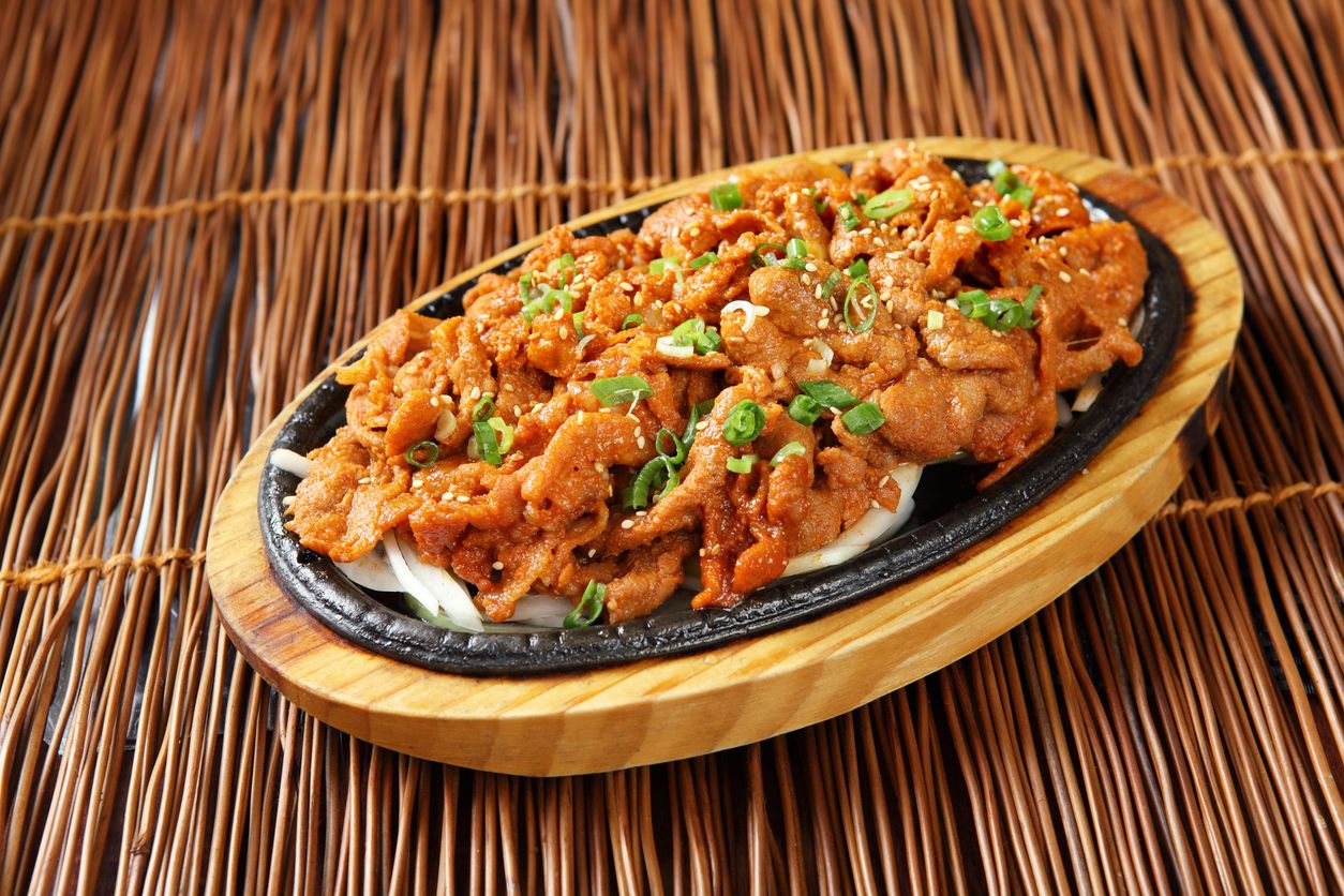 Berikut ini 5 tips membuat spicy bulgogi, makanan khas Korea viral di TikTok ala chef Devina Hermawan.