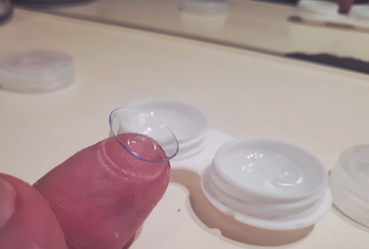 Berikut ini 3 tips mencuci softlens yang tepat demi menghindari mata mengalami iritasi, simak selengkapnya.