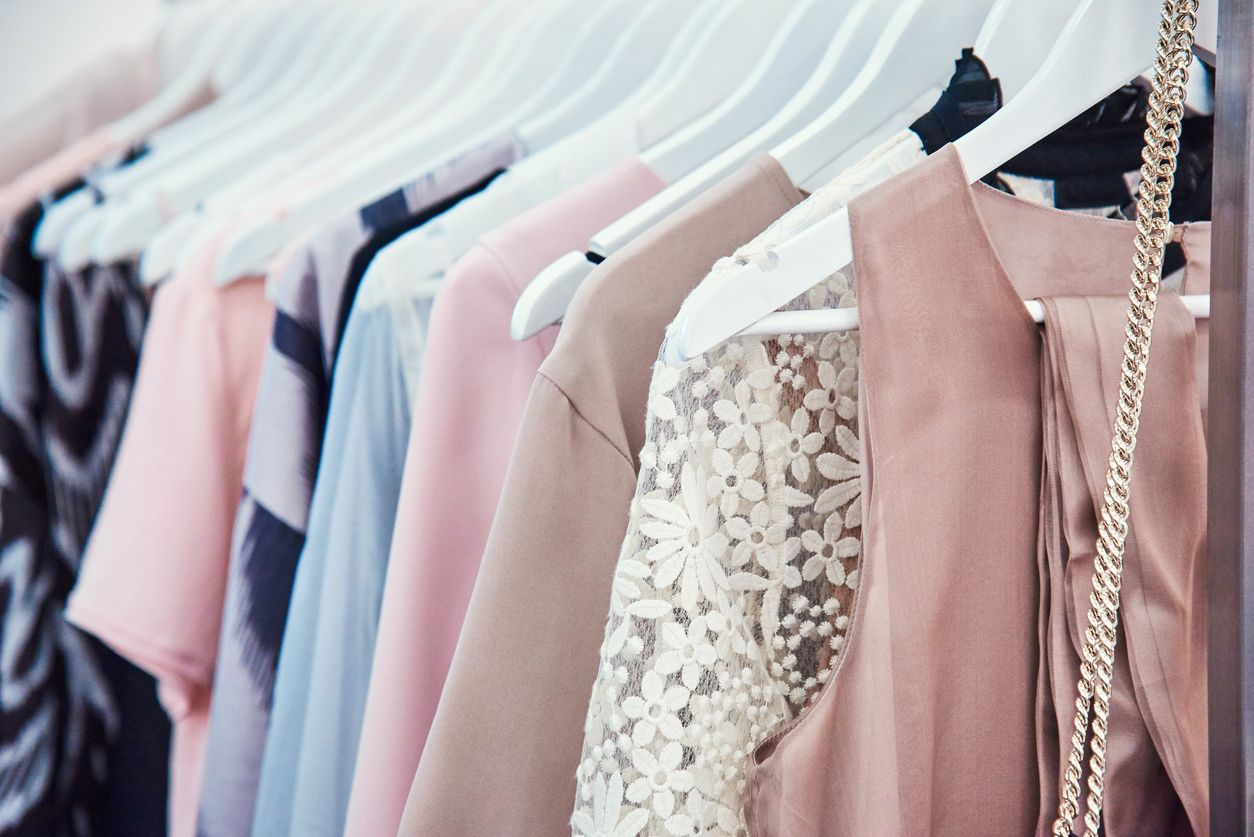 Berikut ini 3 tips mix and match baju warna pastel, mulao teknik monokrom sampai color blocking, simak selengkapnya.
