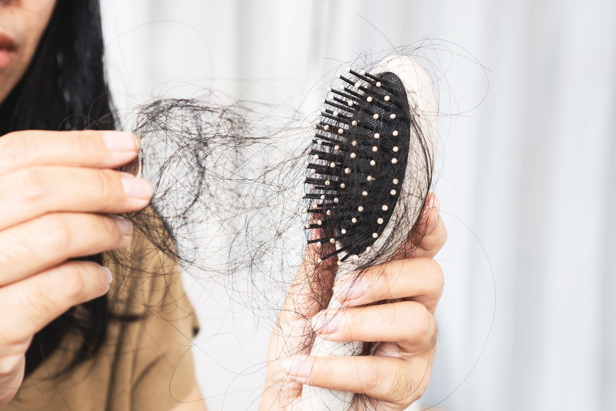 Topik viral di TikTok, berikut ini alasan kenapa kekurangan vitamin D bikin rambut rontok, simak selengkapnya.
