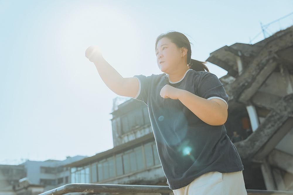 Film China adaptasi dari film Jepang 100 Yen Love, simak sinopsis film YOLO tentang proses dan upaya perempuan berdamai dengan diri dan keluarga.