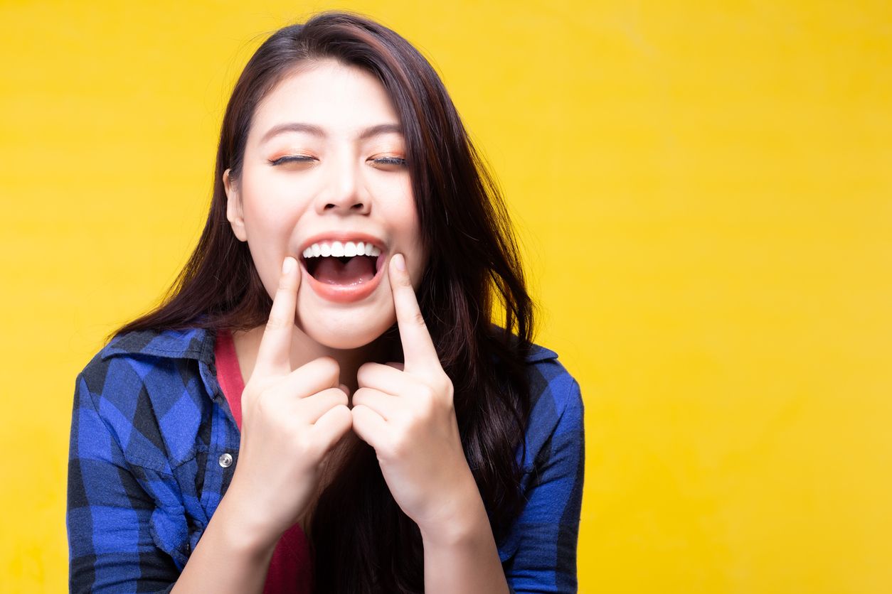 Viral di TikTok tips mengatasi gigi menguning dan napas tak segar, berikut beberapa tips yang bisa Kawan Puan ikuti.