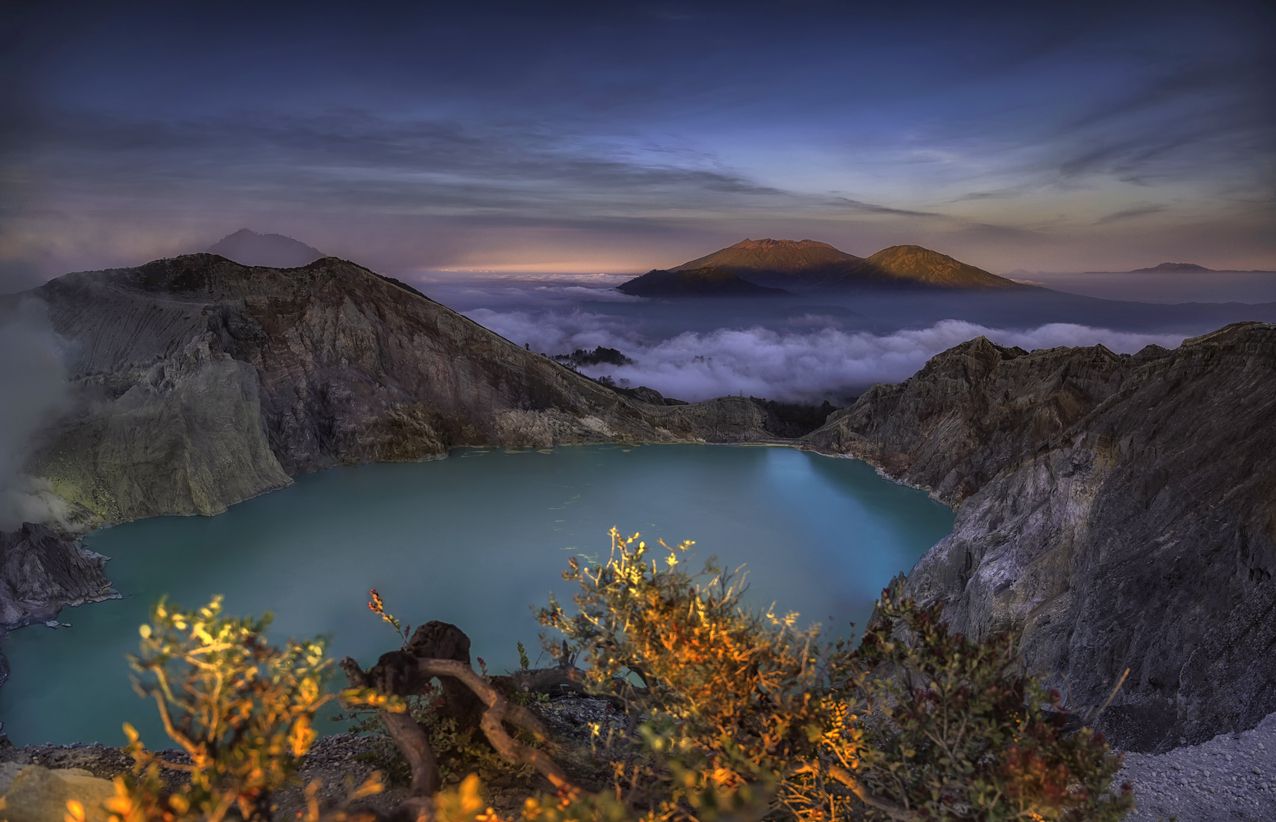 Belajar dari peristiwa yang dialami oleh WNA asal China, yuk simak tips berkunjung ke Kawah Ijen, simak selengkapnya.
