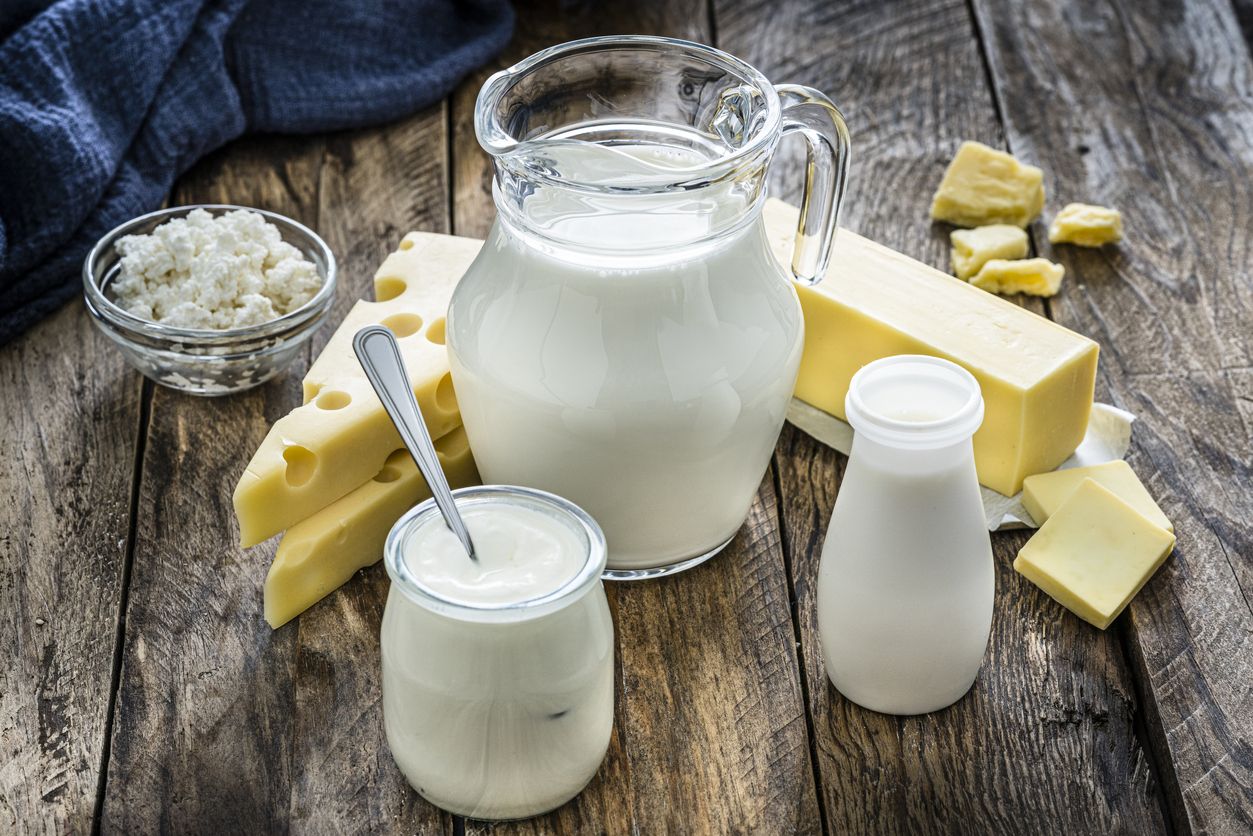 Dokter berikan peringatan bahwa produk dairy bisa memperburuk jerawat, salah satu masalah kulit yang selalu viral di TikTok. Simak selengkapnya.