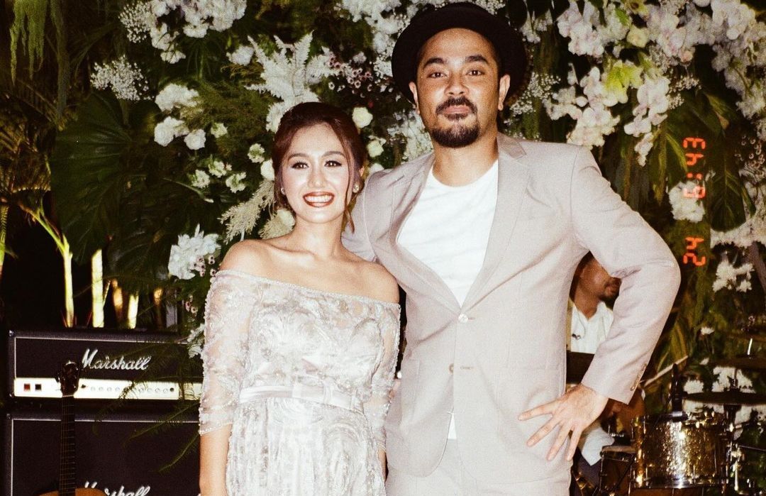 Zulfa Maharani didapuk sebagai karakter perempuan Mutia Ayu di film Glenn Fredly The Movie. Dipinjami gaun pengantin aslinya.