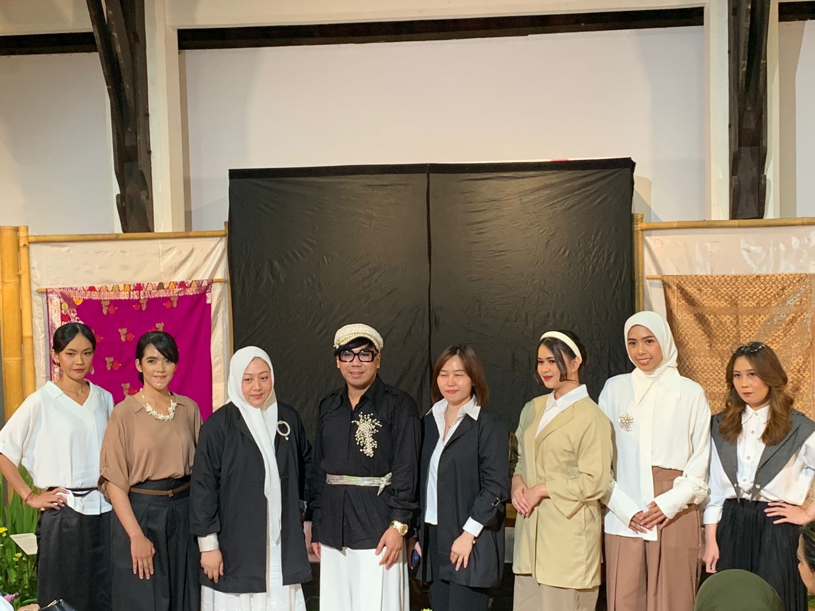 Bertepatan dengan perayaan Hari Kartini, Syakeph Official luncurkan koleksi office modest wear pertamanya, hasil kolaborasi dengan Anggiasari Mawardi.