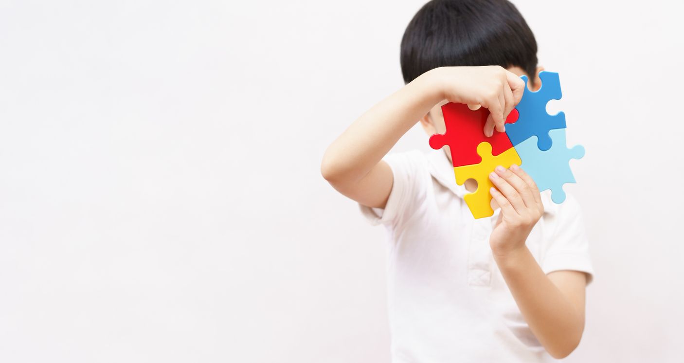 Berikut ini penjelasan ahli mengenai dua jenis terapi utama untuk anak dengan autisme, simak selengkapnya.
