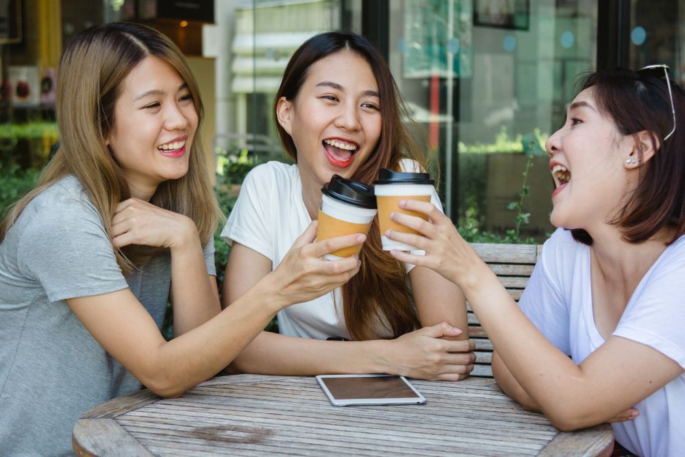 Sering jadi pertanyaan, benarkah tertawa baik untuk menjaga kesehatan mental? Berikut penjelasan lengkapnya!