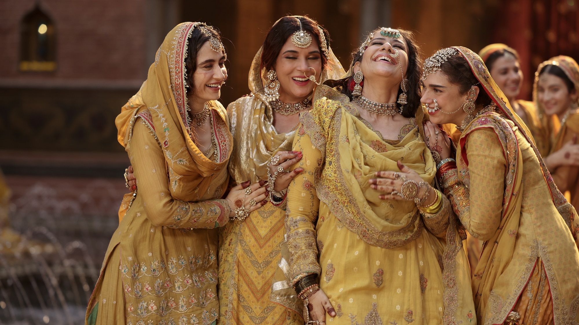Berita terpopuler Trending Topic sinopsis series Heeramand: The Diamond Bazaar, review film The Idea of You, dan drakor terbaru Mei 2024 di Netflix.