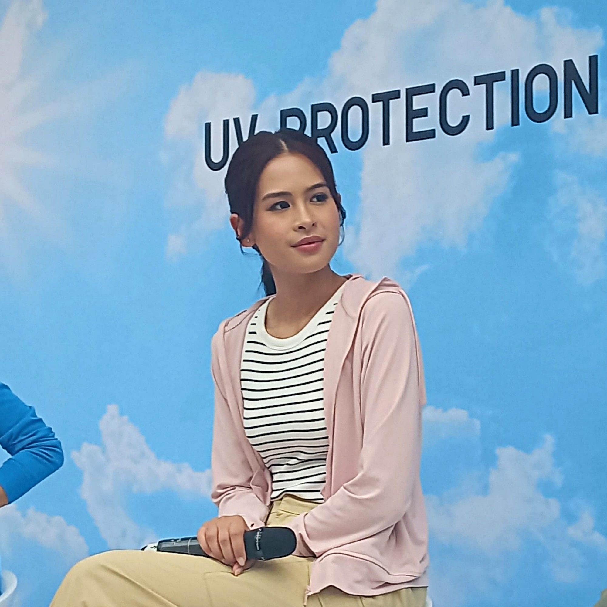 Untuk lindungi kulit dari sinar matahari, ahli sebut tak cukup pakai sunscreen. Ini pentingnya kenakan pakaian dengan UV Protection dari UNIQLO.