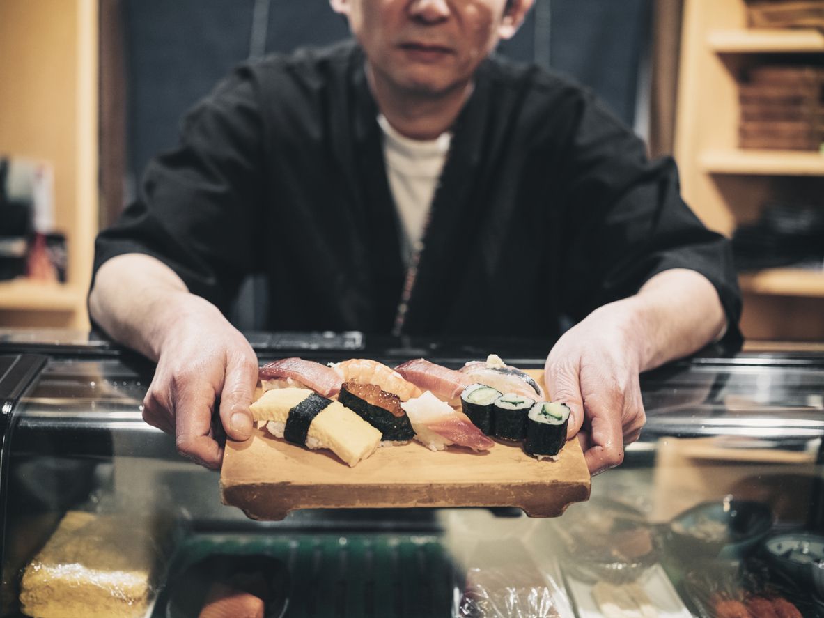 Berikut ini 3 tips memilih restoran sushi berkualitas, salah satunya perhatikan bahan yang digunakan.