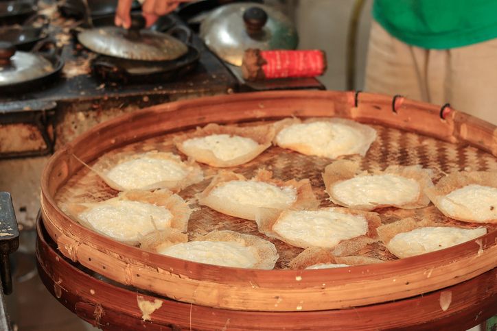 Bisa jadi ide usaha jualan, berikut ini resep dan cara membuat serabi Solo klasik yang lembut dan nikmat. Cukup pakai bahan-bahan ini.