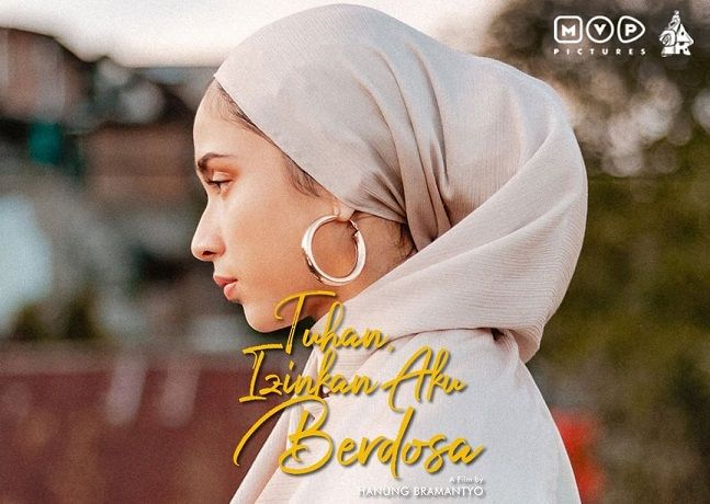 Catat jadwal tayang film Tuhan, Izinkan Aku Berdosa. Film Indonesia yang diadaptasi dari novel ternama dan dibintangi Aghniny Haque.