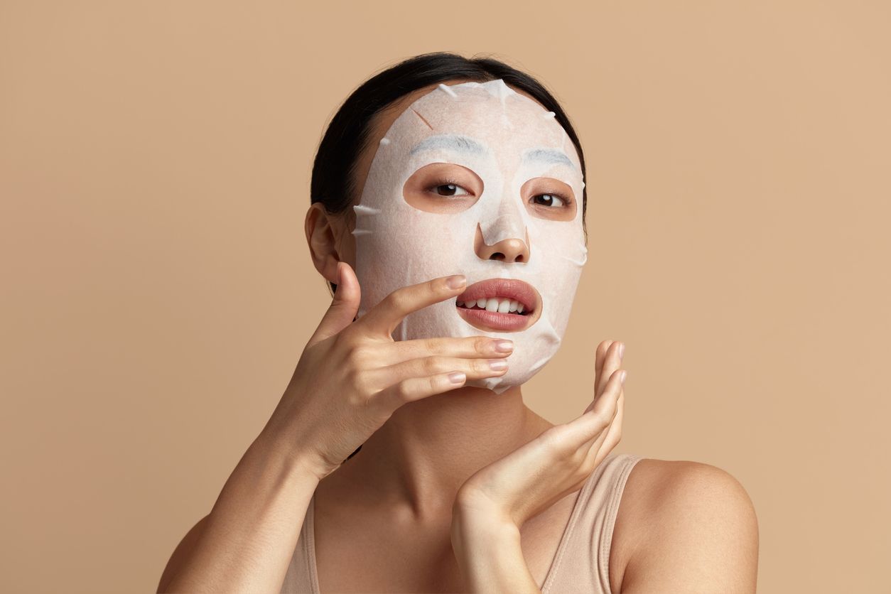 Berikut ini lima tanda-tanda bahwa kulit wajah tidak cocok dengan masker, salah satunya iritasi dan kemerahan, simak selengkapnya.