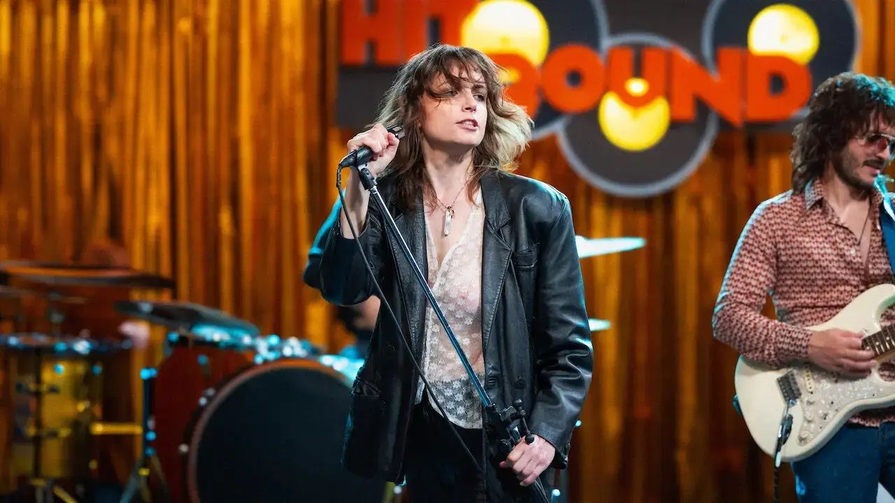 Tayang di Netflix mulai 2 Mei 2024, ini sinopsis film Beautiful Rebel, kisah perjalanan karier seorang perempuan penyanyi rock asal Italia. Simak!