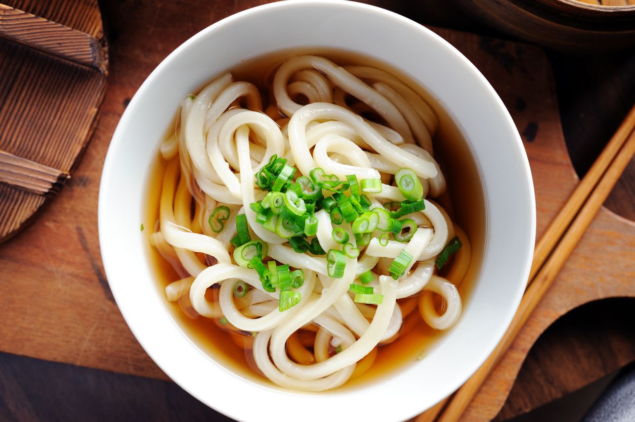 Berikut ini 3 tips membuat udon di rumah, pastinya mudah, salah satunya yaitu buat adonan mi sendiri. Simak selengkapnya.
