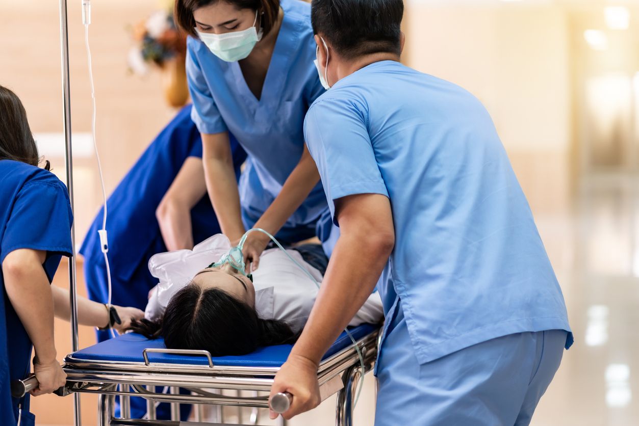 Belajar dari serangan stroke yang dialami Betharia Sonata, ini cara berobat gratis untuk pasien stroke dalam kondisi darurat pakai BPJS Kesehatan.