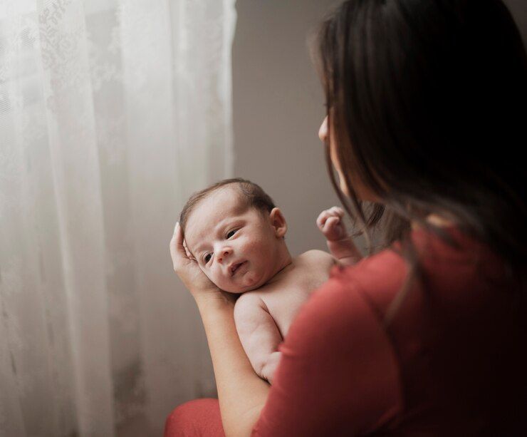 Bermanfaat pada perkembangan bayi, intip serba-serbi tentang permainan cilukba berikut ini yuk, Kawan Puan!