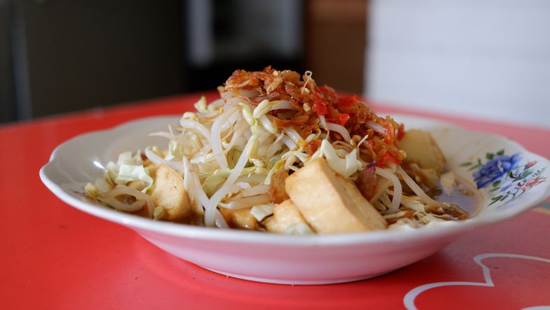 Peringatan Waisak dirayakan di Magelang, berikut ini tiga makanan khas Magelang yang wajib kamu coba.