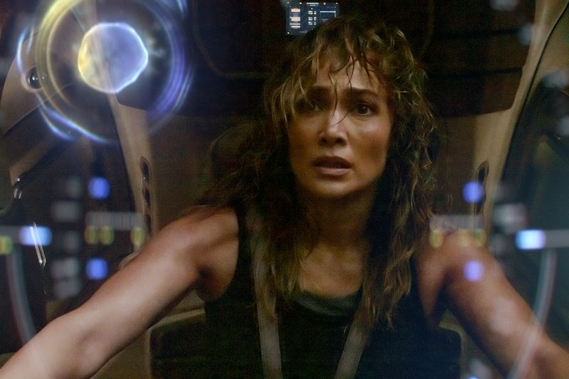 Dibintangi Jennifer Lopez sebagai pemeran karakter perempuan, ini sinopsis film Atlas, soal analis data yang sangsi akan Artificial Intelligence (AI).