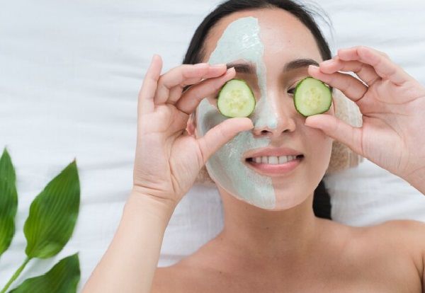 Jika digunakan secara tepat, masker wajah bisa membantu membersihkan pori-pori, menghidrasi kulit, dan memberikan nutrisi penting.