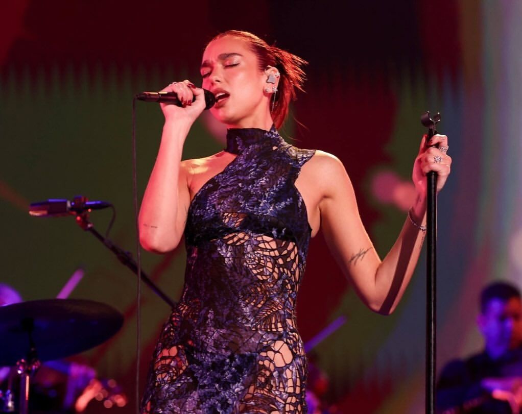Tuai kontroversi, berikut ini fakta pembatalan konser Dua Lipa di Jakarta yang seharusnya berlangsung 9 November 2024.