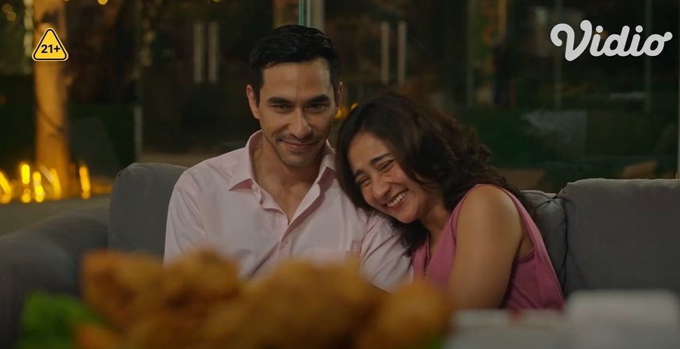 Sukses dengan Open BO, ada Open BO Lagi: Semakin Panas, Semakin Ganas dengan kemunculan karakter perempuan baru. Simak sinopsis series Open BO Lagi.