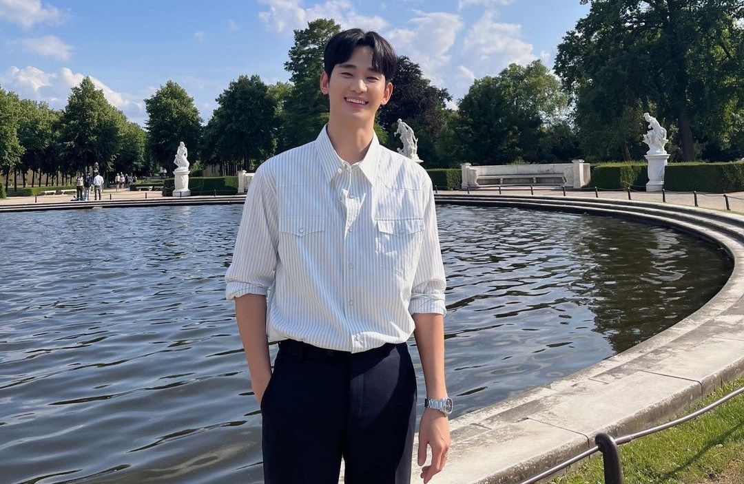 Sebelum memutuskan untuk membeli tiket, berikut sederet fakta fan meeting Kim Soo Hyun di Jakarta yang perlu kamu tahu!