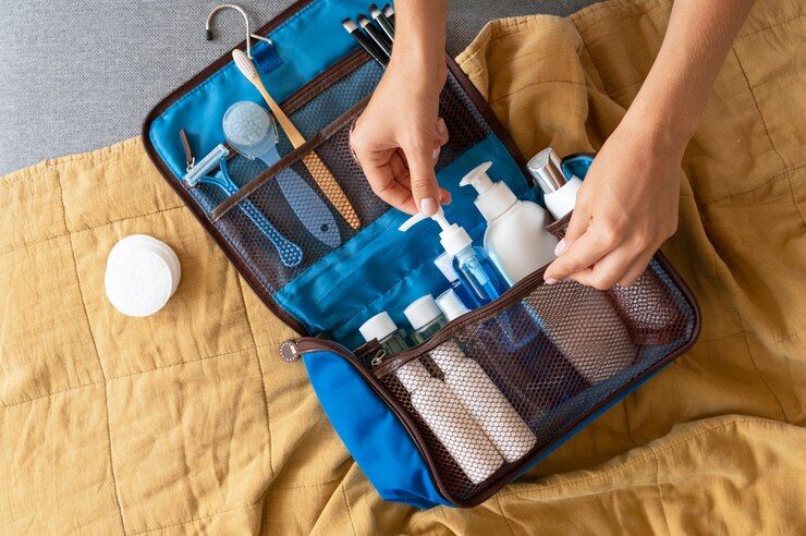Traveling lebih praktis, berikut ini rekomendasi toiletries kit di Lazada yang paling pas buat traveler.