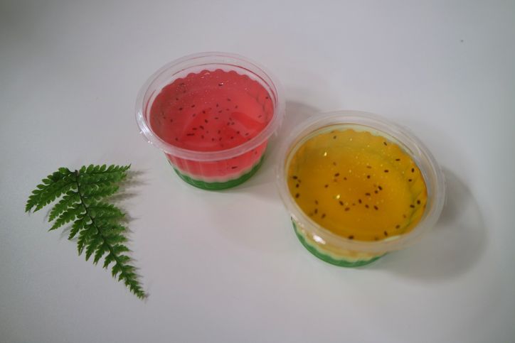 Ingin membangun ide usaha rumahan? Yuk coba dengan membuat kreasi puding semangka melon yang nikmat dan menyegarkan.