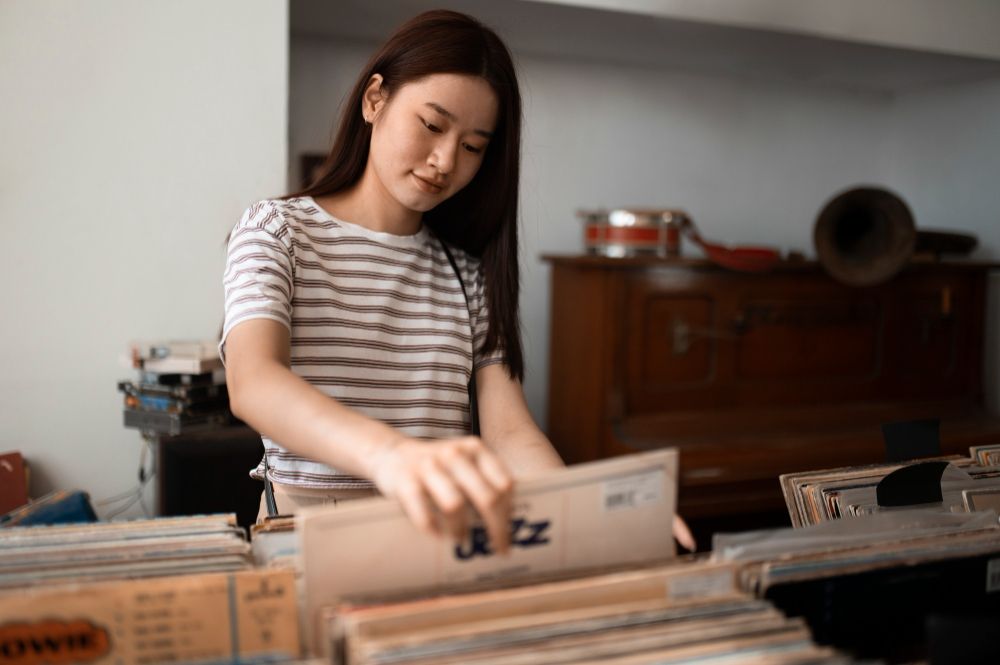 Perempuan tertarik berkecimpung di industri ide usaha furniture? Yuk pertimbangkan dulu beberapa hal ini.