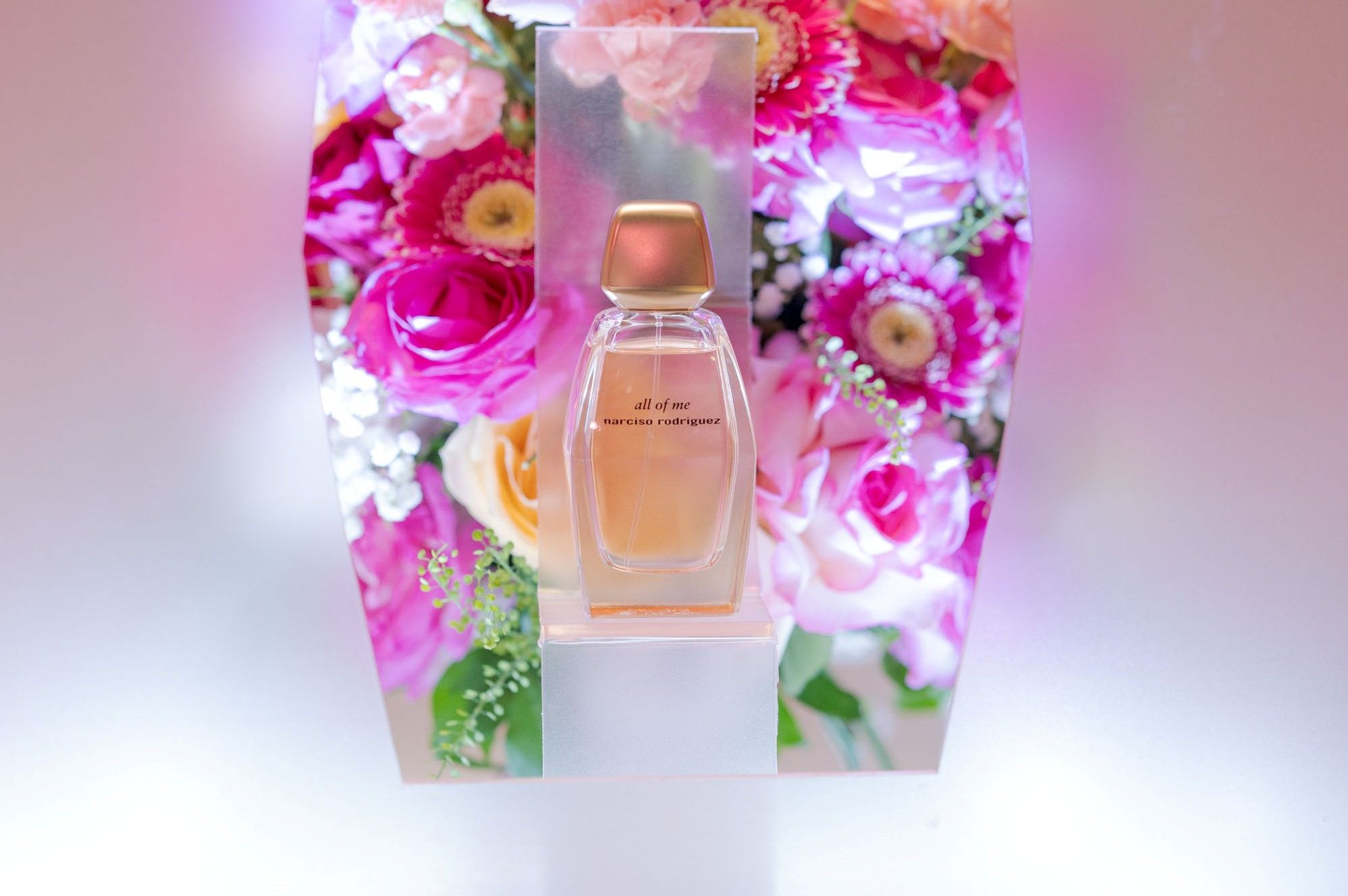 Para perempuan bebas dan berdaya, parfum dengan aroma mawar mewah dari narciso rodriguez all of me bisa jadi pilihan yang sempurna.
