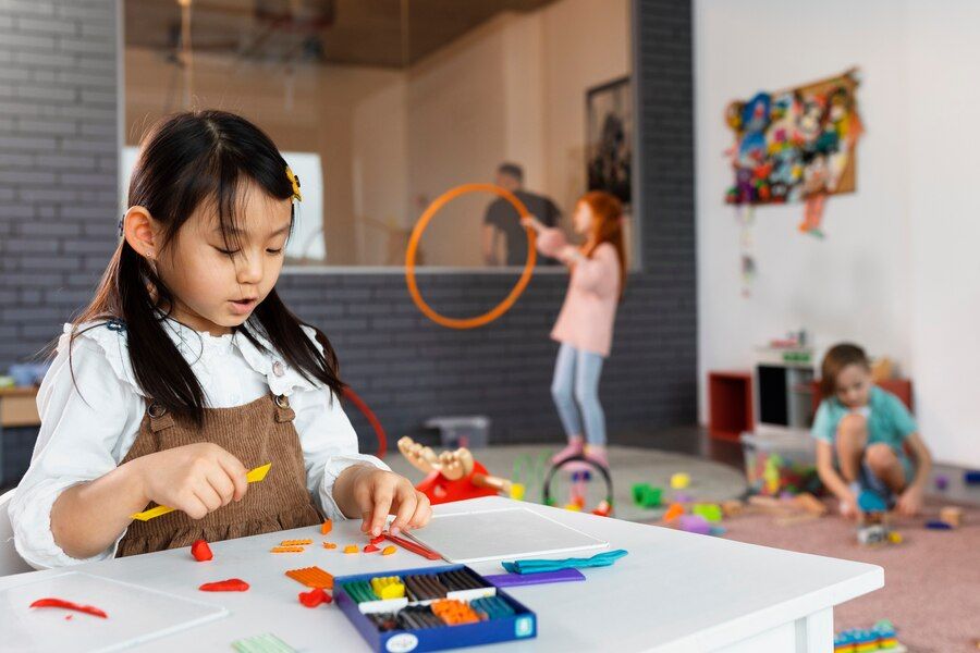 Mengintip tahap-tahap mewujudkan ide usaha daycare yang cocok jadi sampingan bagi ibu rumah tangga. Seperti apa?