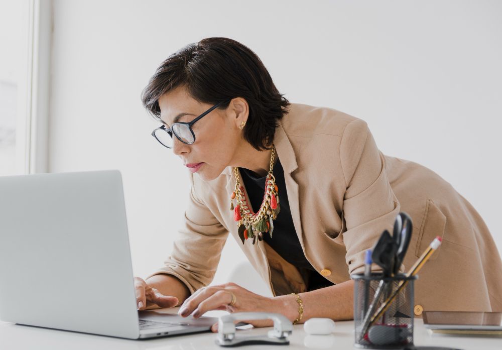 Belakangan muncul stigma bahwa menopause bisa menghambat karier perempuan. Lantas, benarkah hal ini?