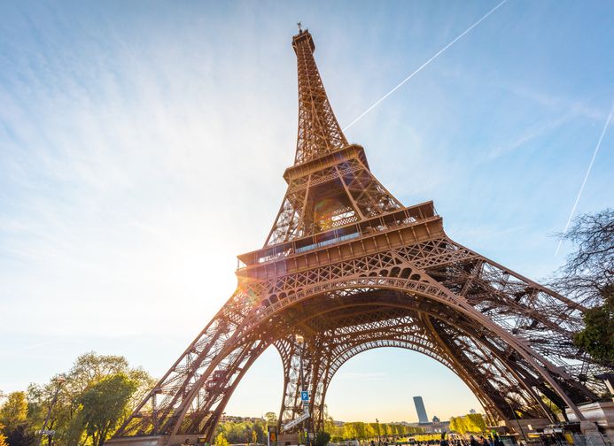 Timnas Bulu Tangkis Indonesia menjadi korban pencurian di Paris. Berikut tips liburan aman di Paris yang perlu perempuan tahu!