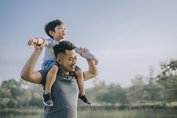 Pemerintah tengah menggarap aturan turunan terkait cuti ayah yang bisa lebih dari tiga hari di UU KIA.