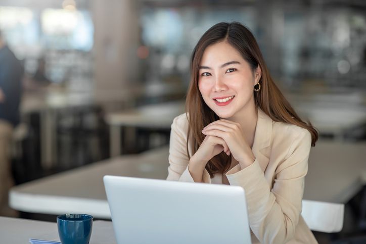 Peringatan Hari Buruh Internasional, yuk mengenal hak-hak pekerja perempuan yang diatur dalam Undang-Undang.