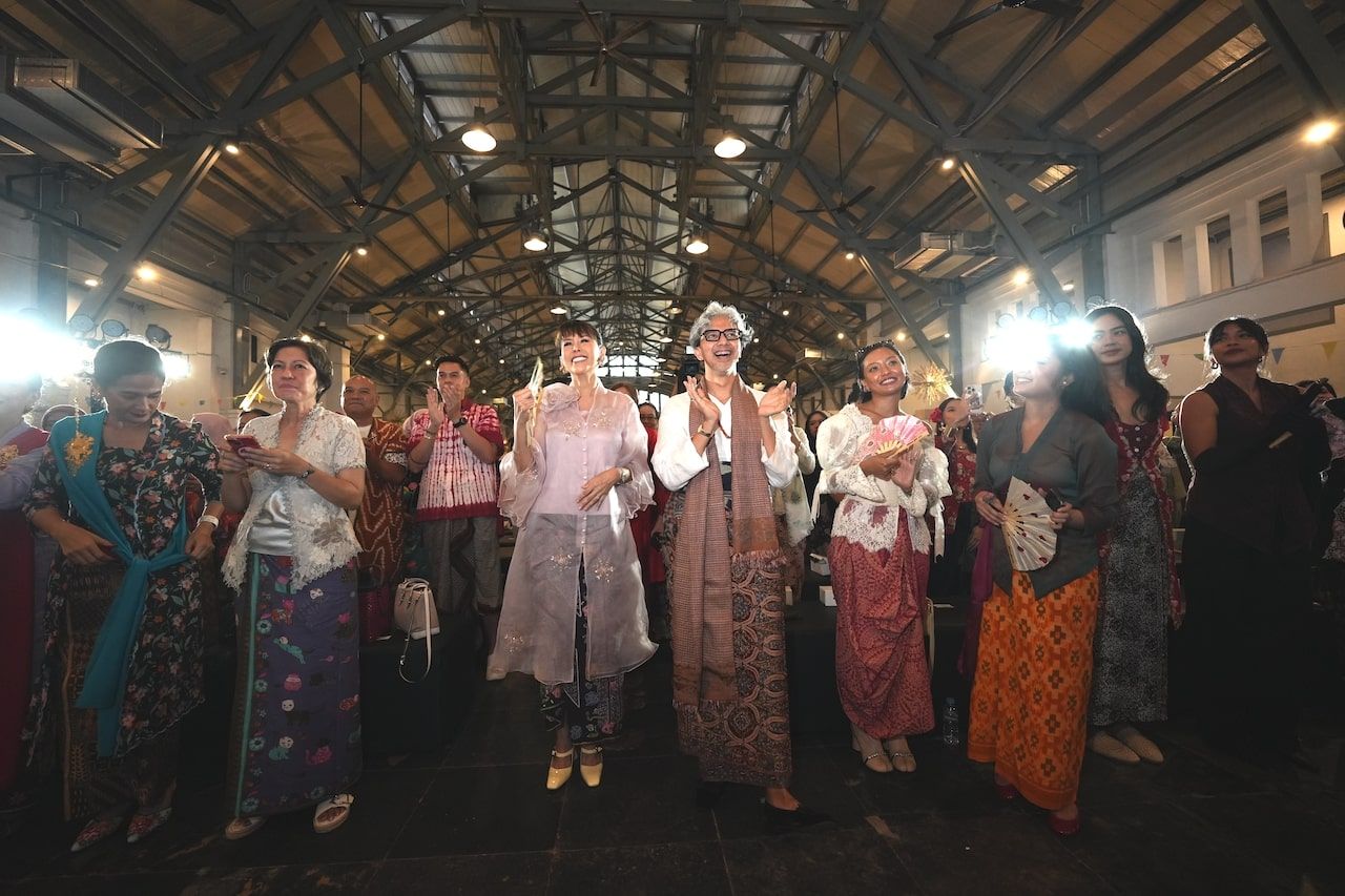 Perancang busana Didiet Maulana ungkap bedanya kebaya pakem dan modern di Kebaya Fest 2024 yang dihadiri Andien, Rieka Roeslan, hingga Nina Tamam.