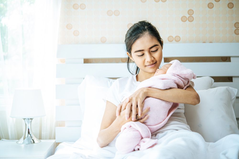 Undang-Undang Kesejahteraan Ibu dan Anak (UU KIA) sudah disahkan oleh DPR. Berikut lima poin penting yang menjadi sorotan.