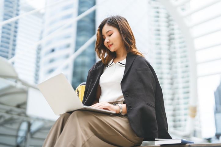 Bukan hanya skills tapi juga butuh strategi. Begini tips mencari lowongan kerja gaji besar di luar negeri.