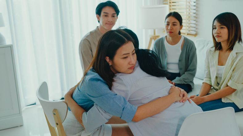Viral di media sosial selebgram Cut Intan Nabila menjadi korban KDRT oleh suaminya. Berikut tips mendukung perempuan korban KDRT.