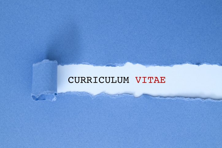 Ini dia tips membuat CV kerja untuk fresh graduate atau lulusan baru lengkap dengan contoh. Yuk simak!